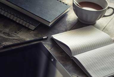 西甲爆大冷！9人皇马0-2竟不敌保级队！阿隆索怒批：裁判故意针对